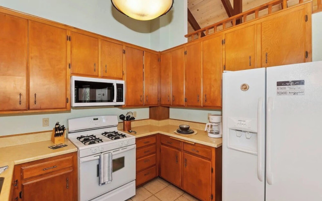 Everwood Serenity Treehouse