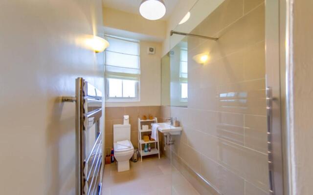 Spacious 3BR Apt moments from the Meadows & Old Town