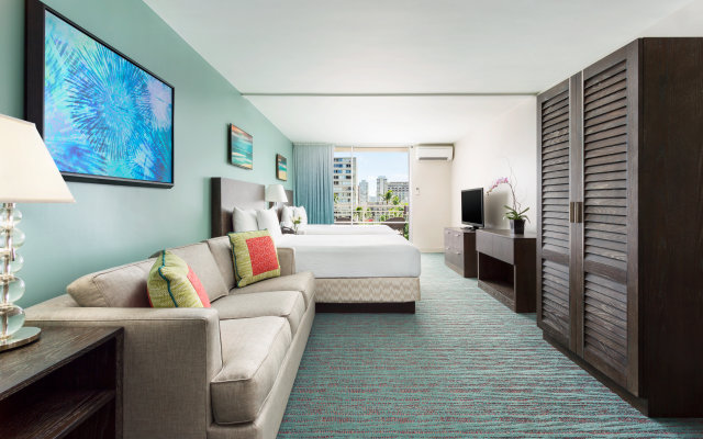 Courtyard by Marriott Waikiki Beach