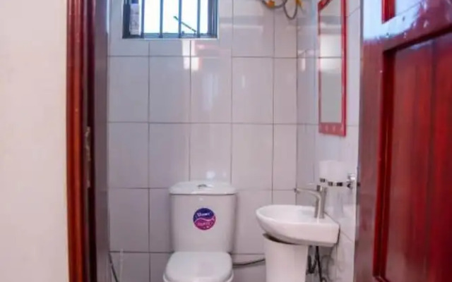 Yobo's Complex Guest House