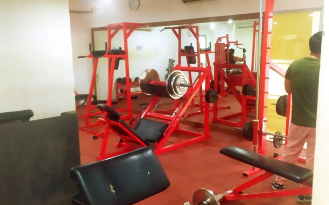 Tiny studio with pool, jogging track, gym and Mall