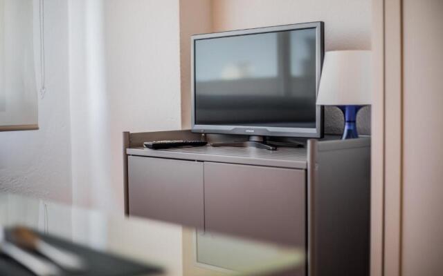 FIBES Apart Loft by Valcambre