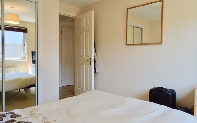 Modern Two Bedroom Flat in Leith