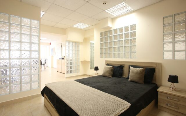 GK Airport Suites - Free Shuttle