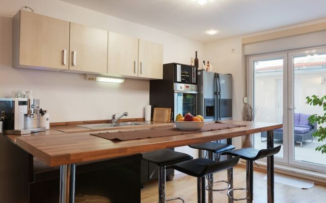 Modern Holiday Home at Podstrana with Hot Tub & Sauna