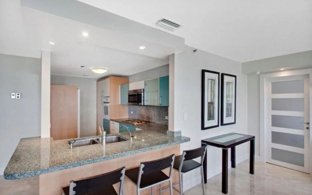 Alexander 1704 2 Bedroom Apts by Redawning