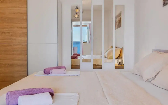 Beautiful Coastal Apartment in Karlobag