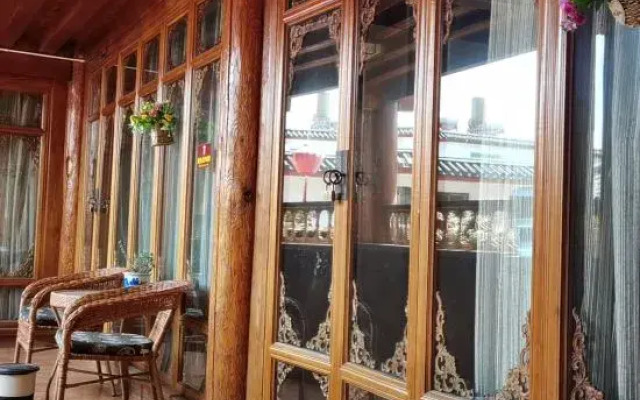 Lijiang Shuhe Snail Inn