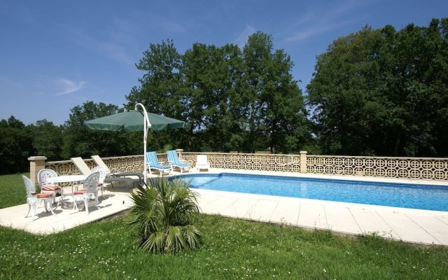 Beautiful Villa with Tennis Court in Dordogne, France
