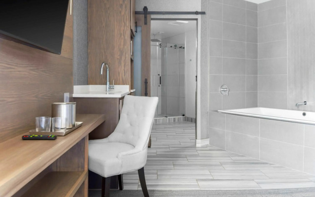 voco Niagara Falls - The Cadence by IHG