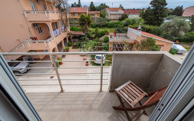 Room in Guest Room - Cozy Room Near Beach L