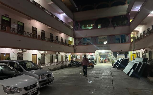 Anandha Lodge