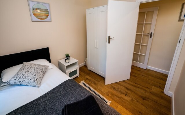 Unique Reading Apartment