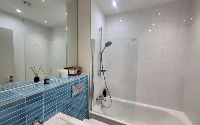 City Centre Chic Apartment With 2 Bedrooms