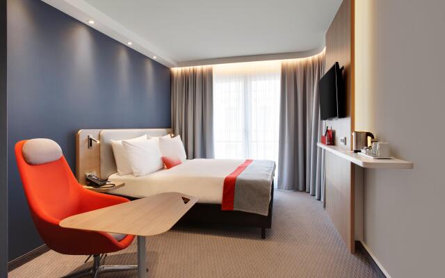 Holiday Inn Express Berlin - Alexanderplatz, an IHG Hotel