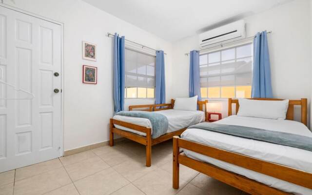 Cute Cozy 3BR Great Location