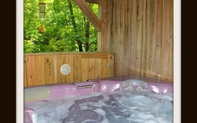 Alpine Vista - 3 Br cabin by RedAwning