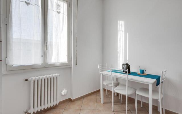 Lulli Cozy Apartment with Balcony