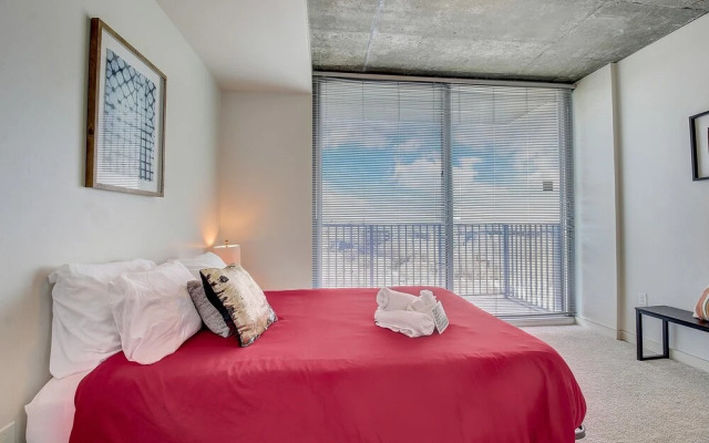 FRONTDESK Skyhouse Apts Uptown Charlotte