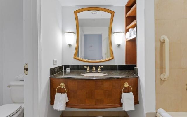 Beachfront Double Queen Hotel CozySuite