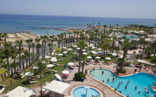 Anastasia Waterpark Beach Resort