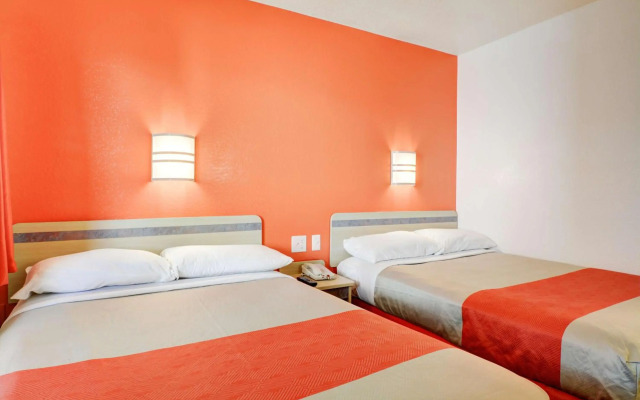 Motel 6 Southington, CT - Hartford