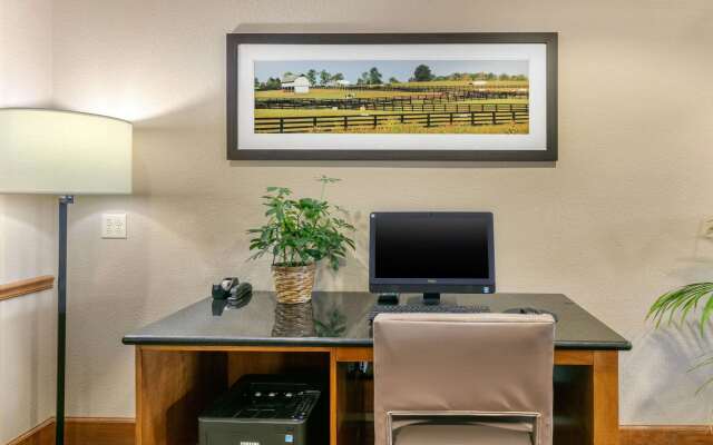 Comfort Suites Hopkinsville near Fort Campbell