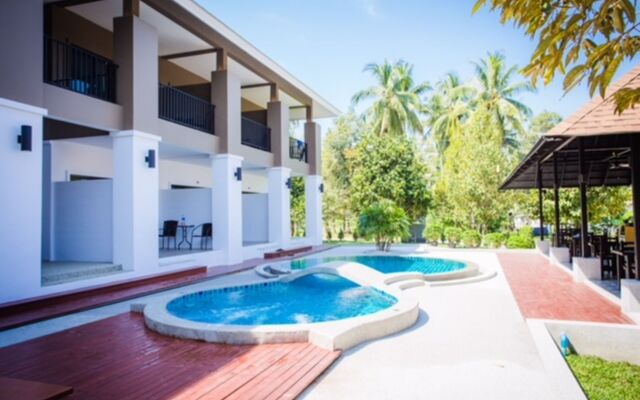 The Retreat Khaolak Resort