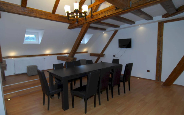 Main Square Apartments & More