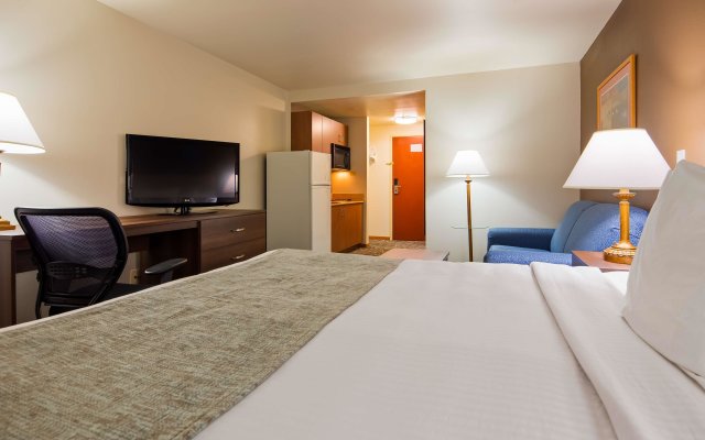 Best Western West Towne Suites