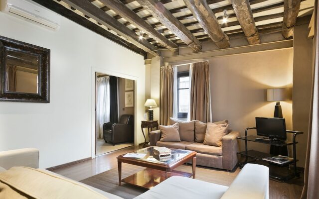 Stay U-nique Apartments Pou