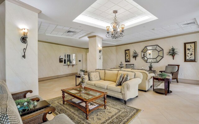 Cozy Beachfront Condo With Pool and Tennis Courts