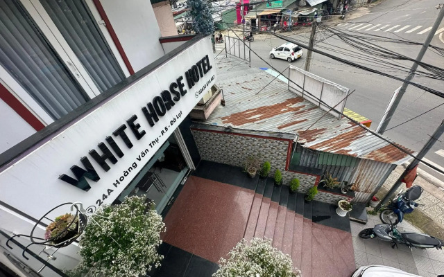 White Horse Hotel & Restaurant