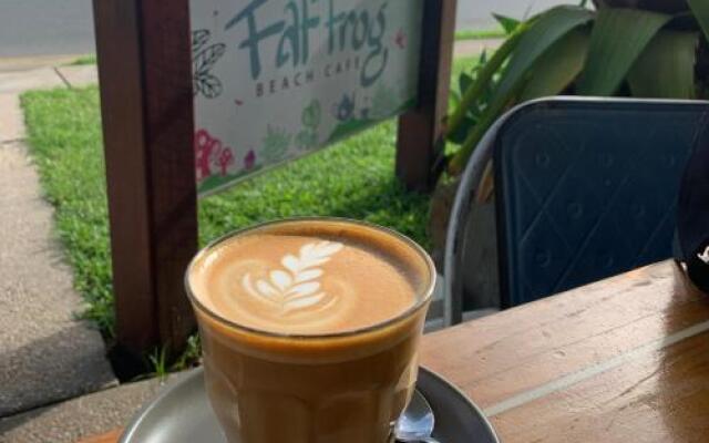 Daydreaming Airlie Beach, Water Views And Only 200M To Boardwalk.