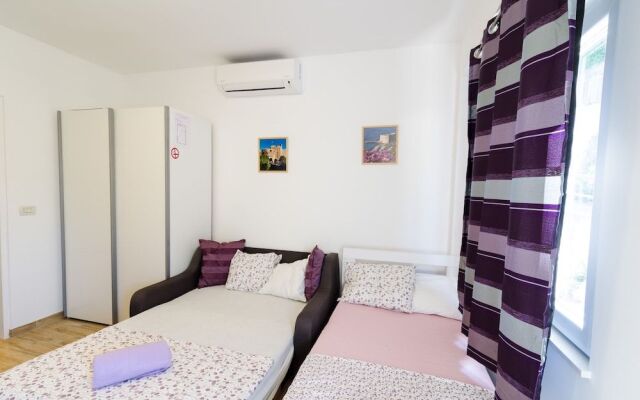 Studio Apartment Nika
