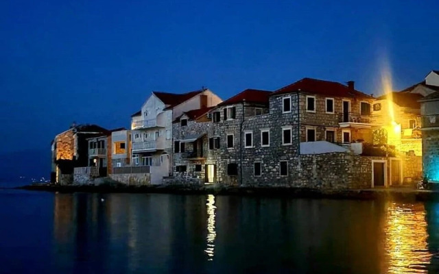 Žana - 30m From Beach - A2