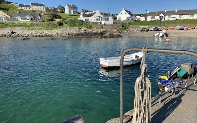 Stunning Cottage on the Beach Portnoo, Narin