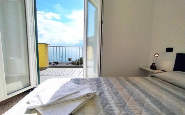 Monia House Sea View