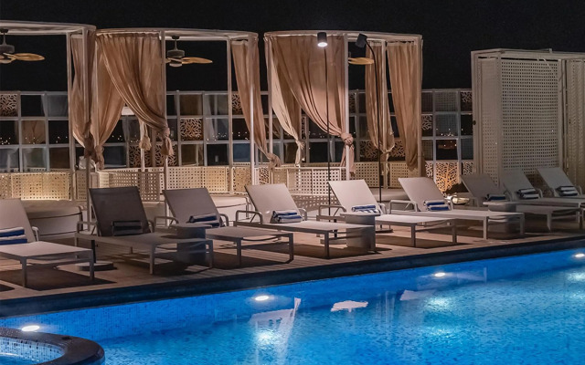 The House Hotel Al Khiran