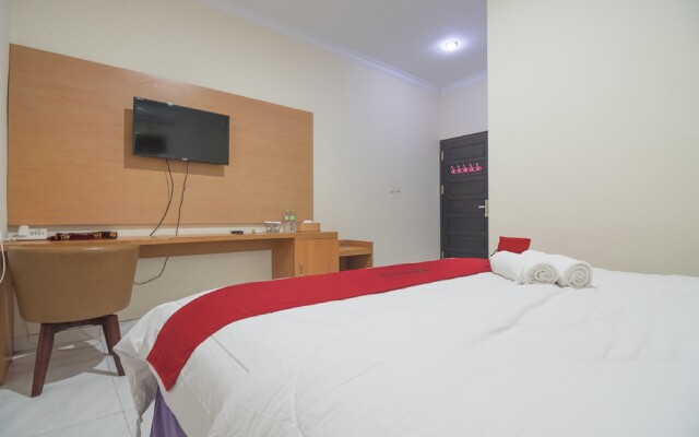 RedDoorz Premium @ Kahai Beach Lampung