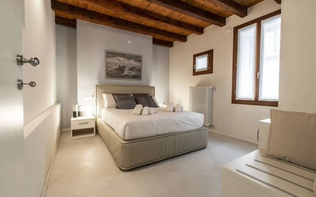 Venetian Exclusive Apartment R&R