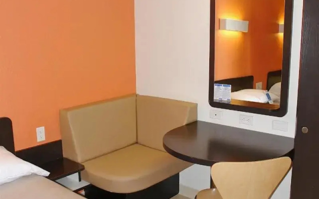 Super 8 by Wyndham Petaluma