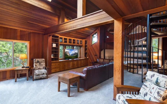 Four Seasons - 3br/4ba Holiday Home