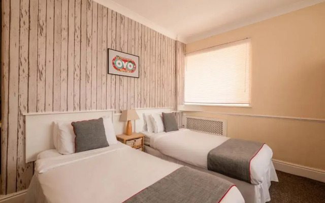 OYO Pier Hotel