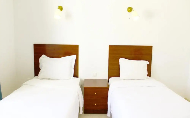 Marina Breeze 2-bedroom Retreat