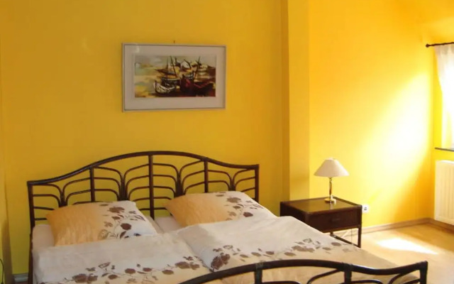 Nordic Huis Modern Retreat