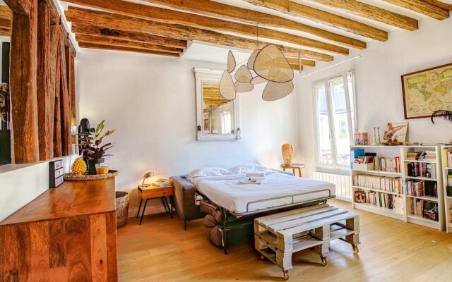 Loft Inspired Flat Near Montmartre, Sleeps 4