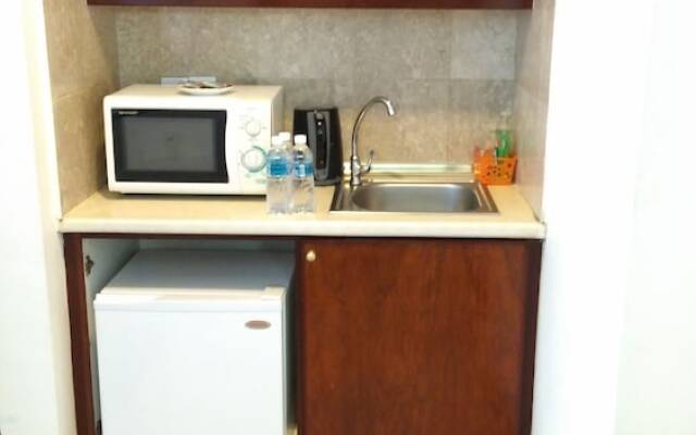 Peaceful Service Suite At Times Square