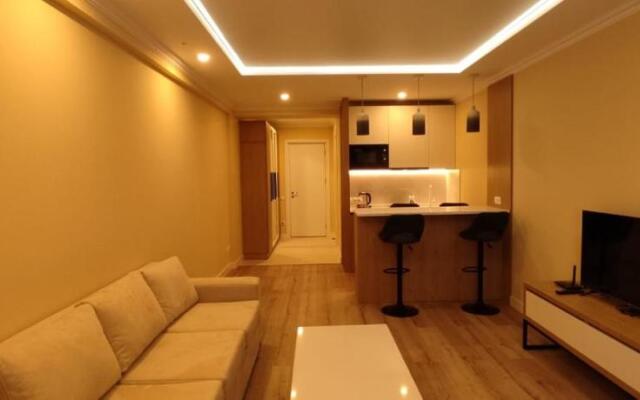 Evdo Apartments F1 Wooden Room