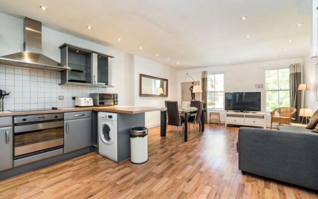 Covent Garden Apartments by Allo Maisons